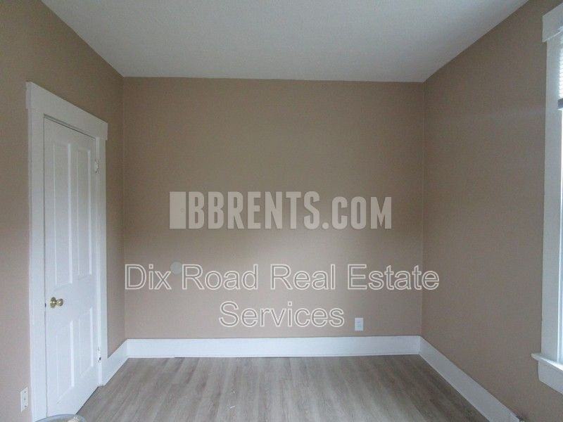 301 Crawford St - Photo 6 of 9