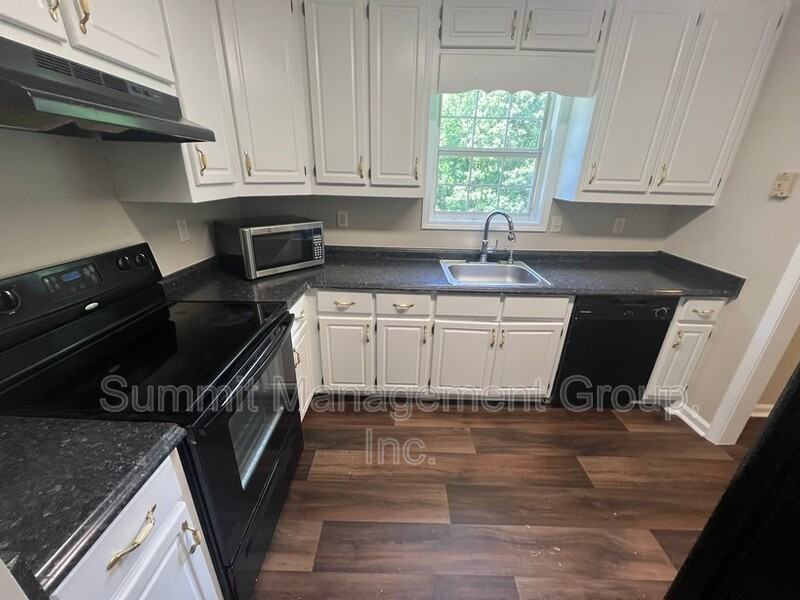 1157 Chateau Ter - Photo 5 of 36