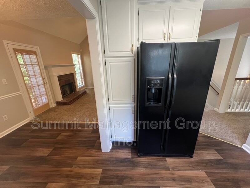 1157 Chateau Ter - Photo 6 of 36