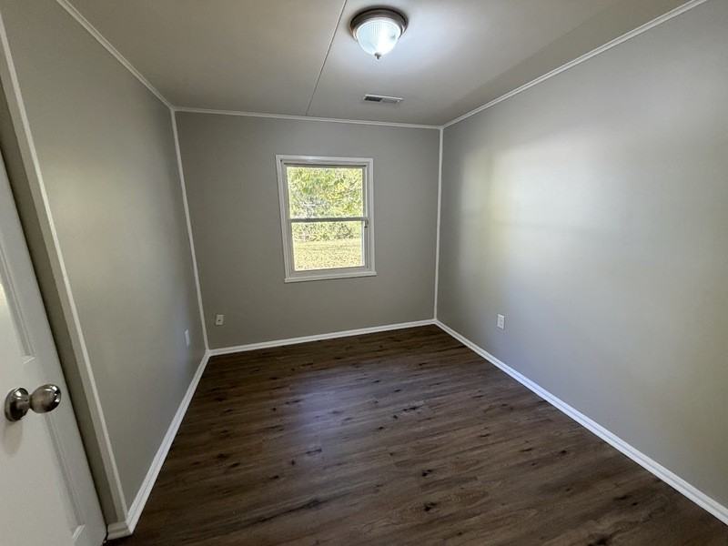 1831 Oakwood Ave Ne - Photo 7 of 11