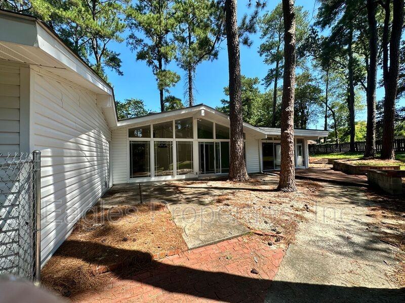 508 Forest Hill Dr - Photo 2 of 18