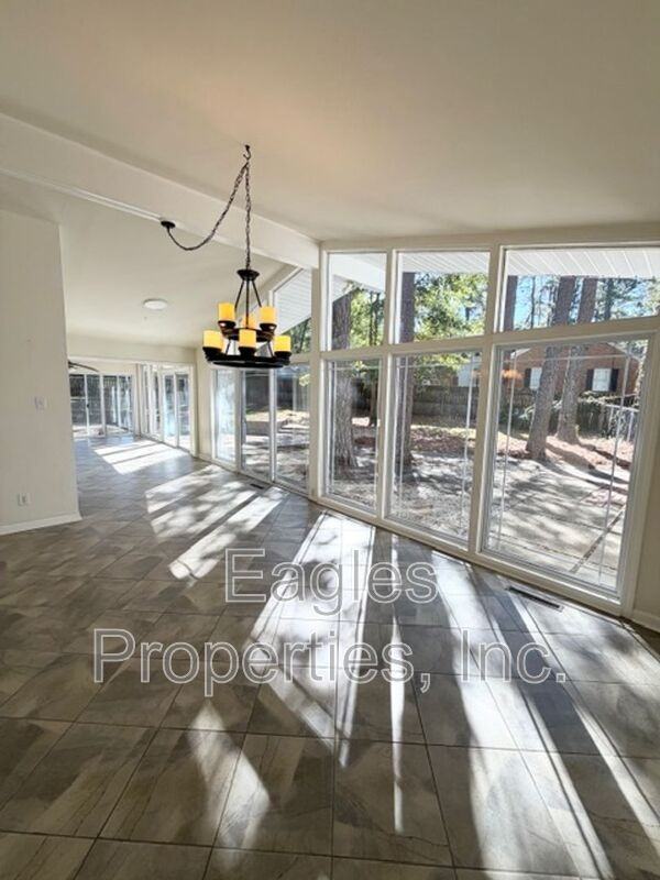 508 Forest Hill Dr - Photo 5 of 18