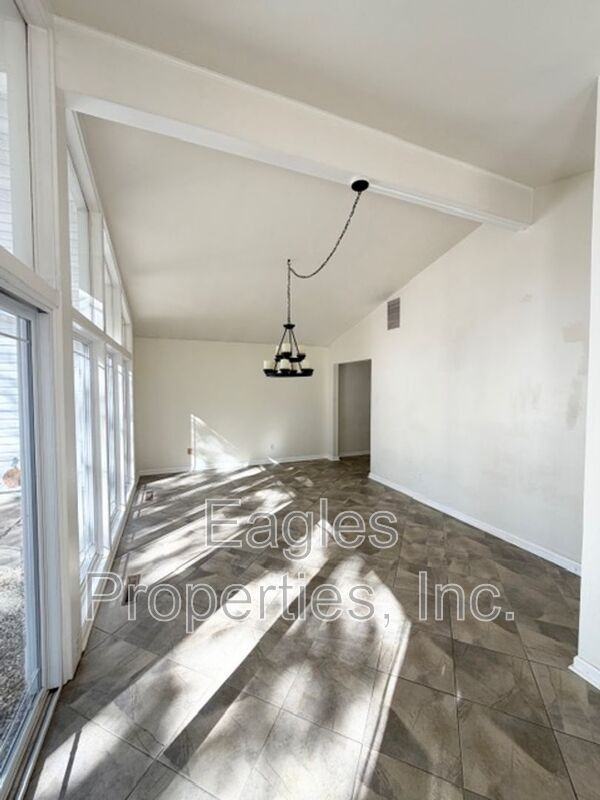 508 Forest Hill Dr - Photo 6 of 18