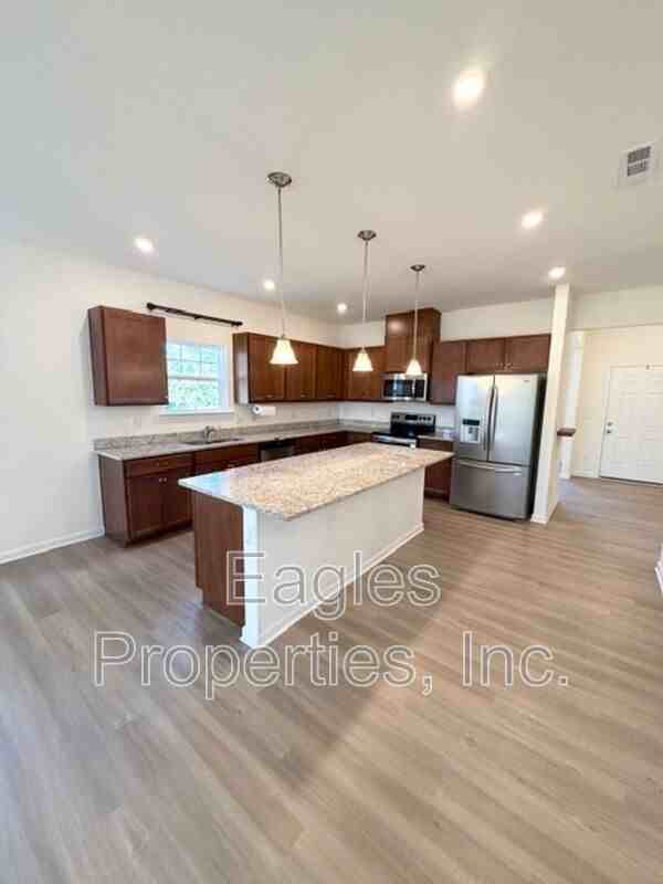 5775 Huntington Park Dr - Photo 3 of 16