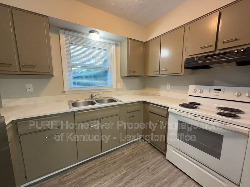 363 Radcliffe Rd #A - Photo 7 of 19