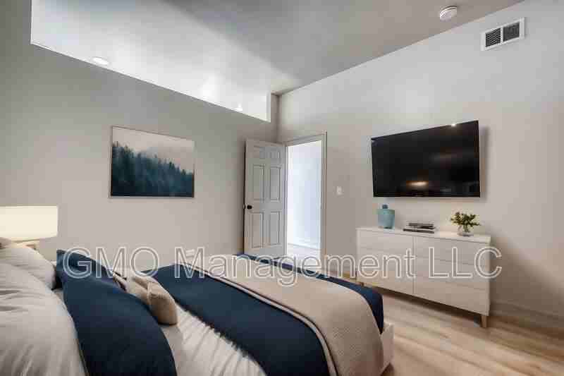 1423 S Kedzie Ave #1A - Photo 7 of 34