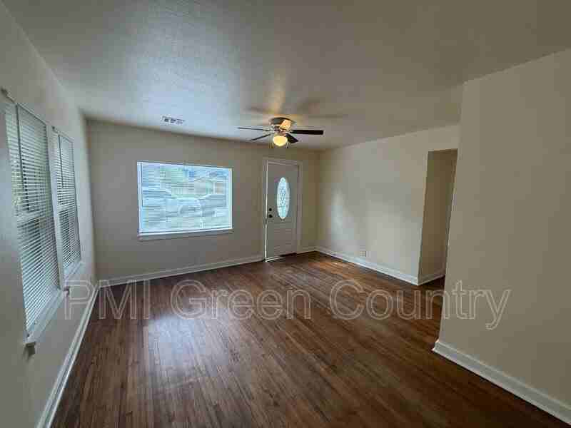 621 E Latimer Ct - Photo 4 of 15