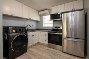 featured image of 1609 11th Ct N #E