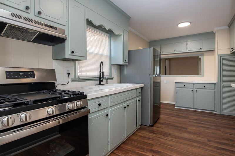 629 Mccary St Sw - Photo 4 of 35