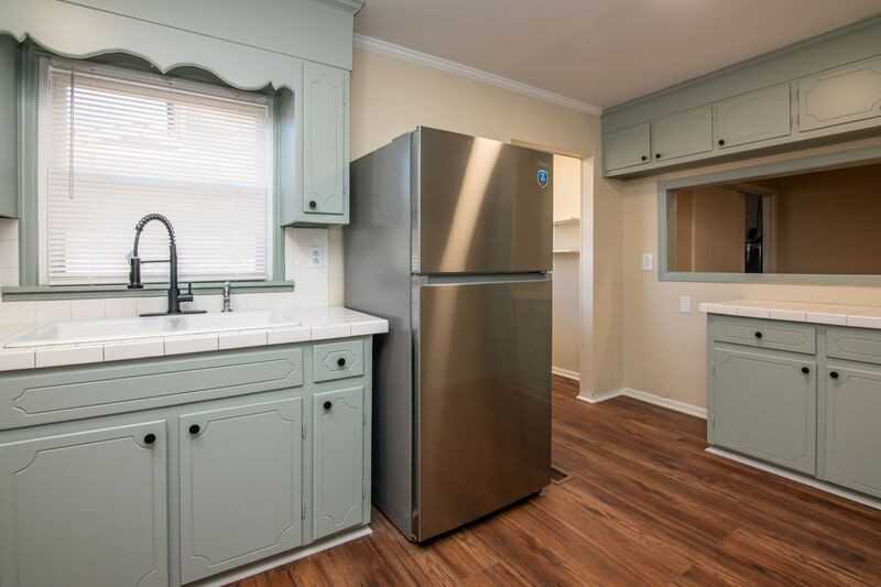 629 Mccary St Sw - Photo 5 of 35