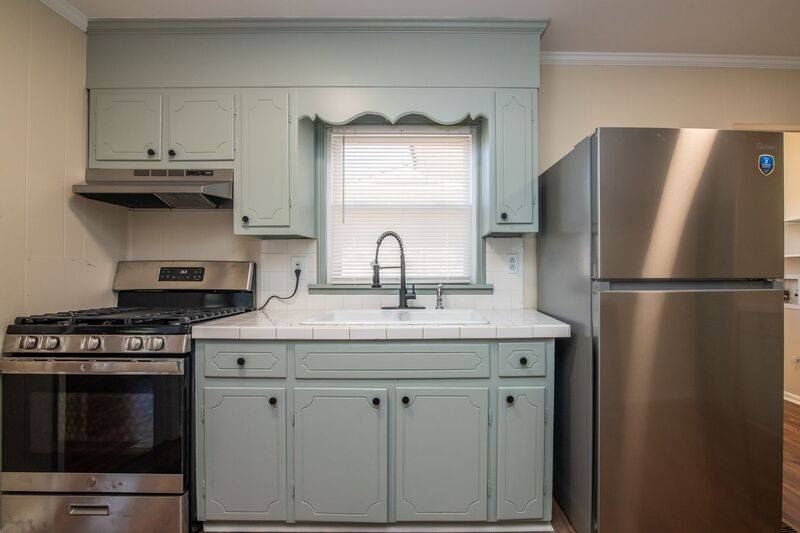 629 Mccary St Sw - Photo 6 of 35
