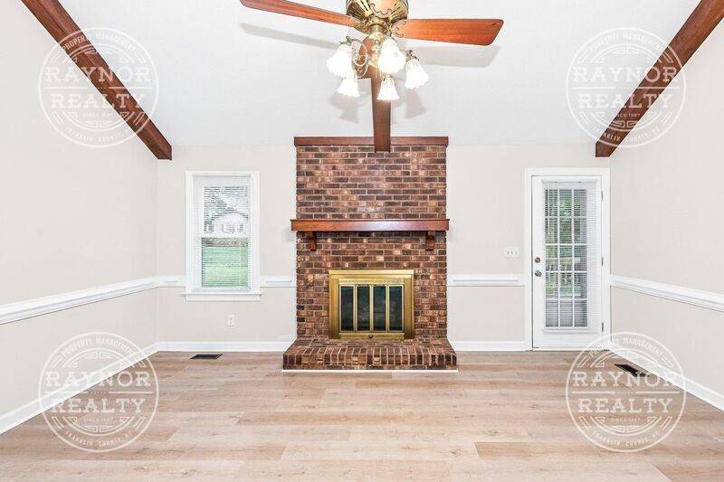109 Peggy Ct - Photo 3 of 15