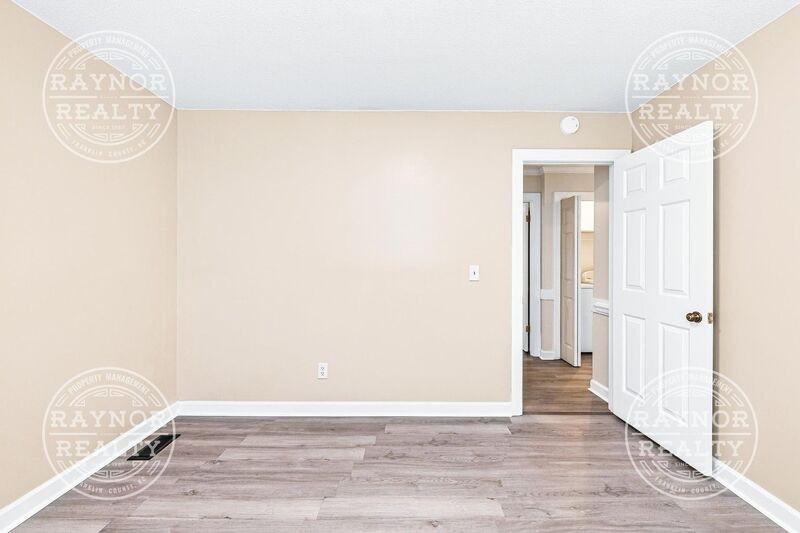 109 Peggy Ct - Photo 7 of 15