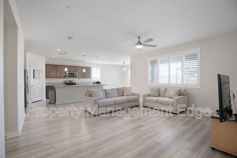 29337 Chestnut St - Photo 6 of 21