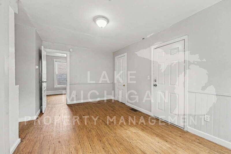 1523 Broadway Ave Nw #4 - Photo 5 of 13