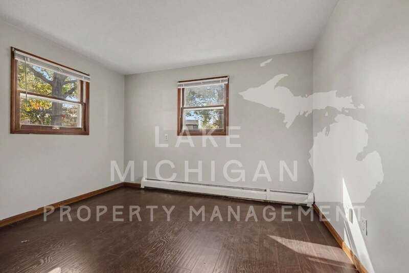3224 Marshall Ave Se - Photo 6 of 12