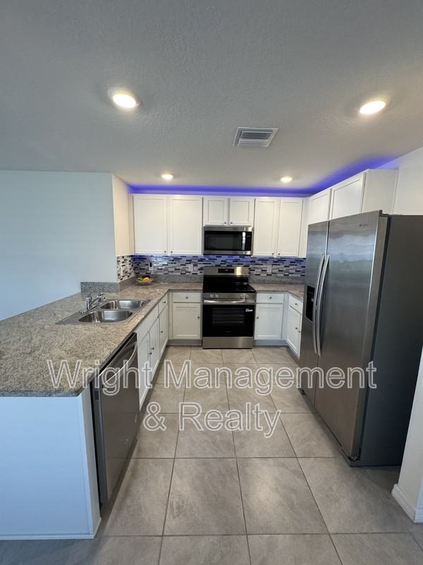5586 Logan Cave Ave - Photo 5 of 22