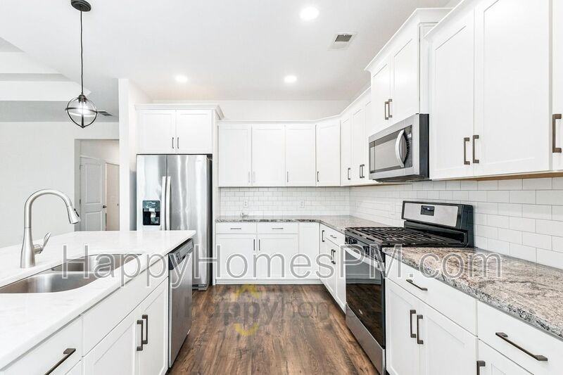 585 Yellow Leaf Ln - Photo 2 of 18