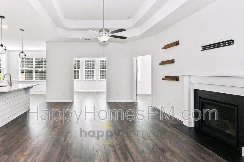 585 Yellow Leaf Ln - Photo 4 of 18