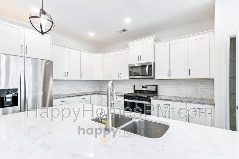 585 Yellow Leaf Ln - Photo 7 of 18