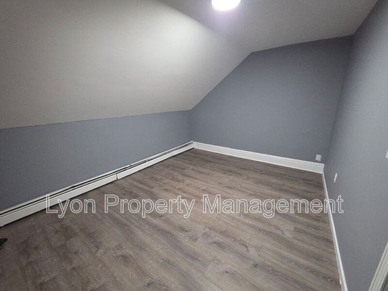 55 Kossuth St #3rdFL - Photo 3 of 9