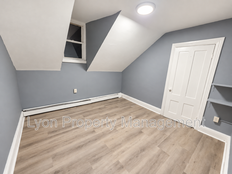 55 Kossuth St #3rdFL - Photo 5 of 9