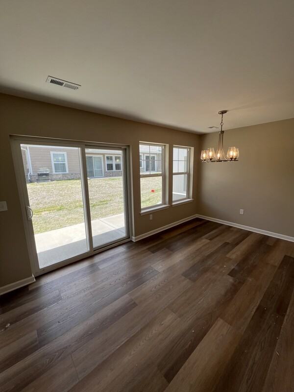 1117 Anchor Ave - Photo 7 of 16