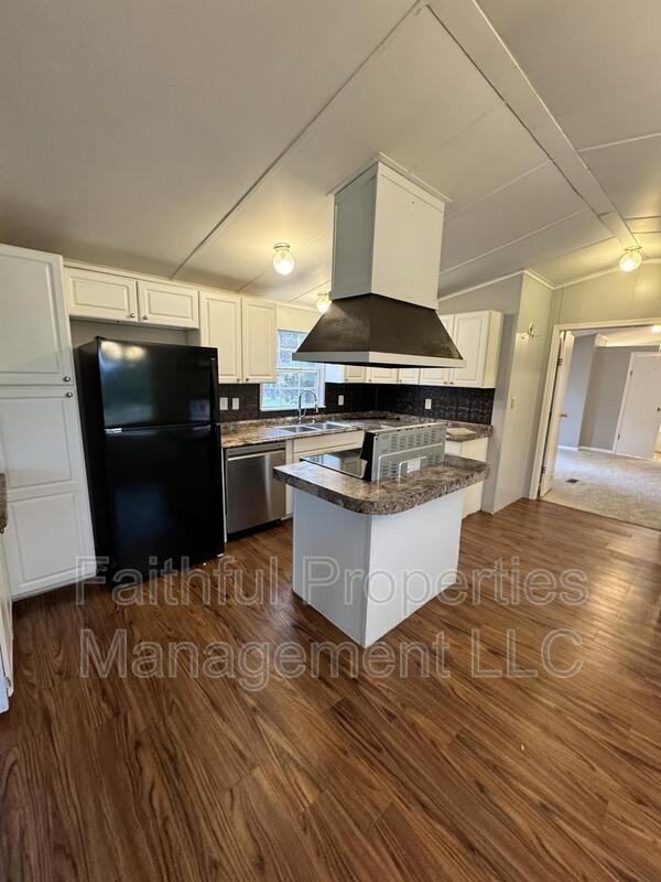 6313 Circle Dr - Photo 3 of 11