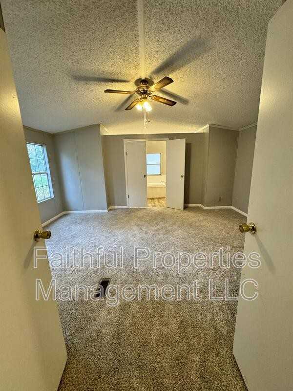 6313 Circle Dr - Photo 6 of 11