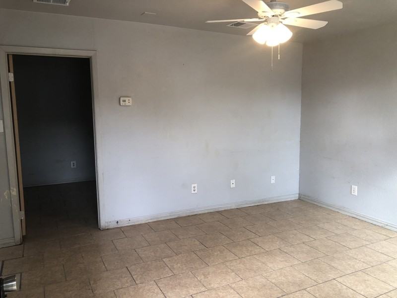 422 W Lott Ave - Photo 7 of 8