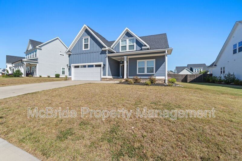 3031 Rosewood Dr - Photo 3 of 42