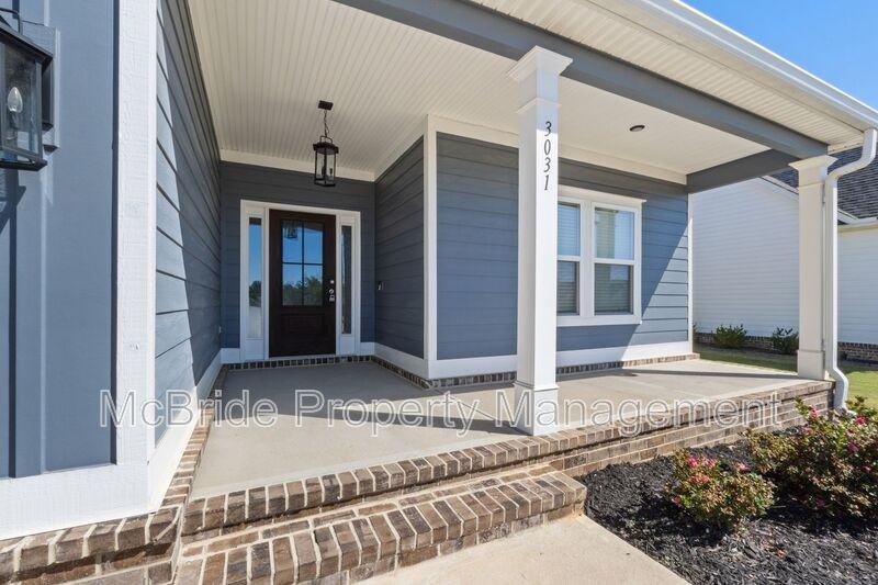 3031 Rosewood Dr - Photo 4 of 42