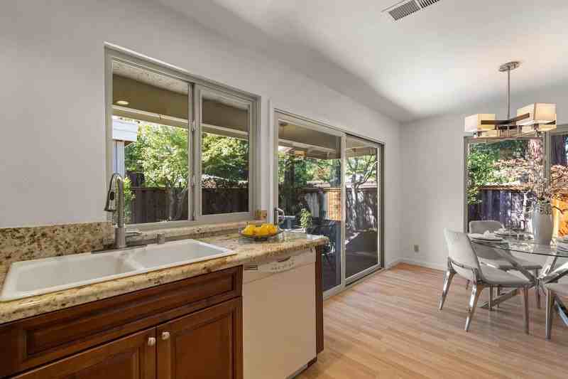 1124 Longbranch Ct - Photo 3 of 27