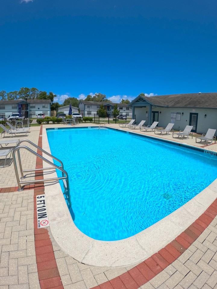 Serenity Lake Apartments - Photo 4 of 40