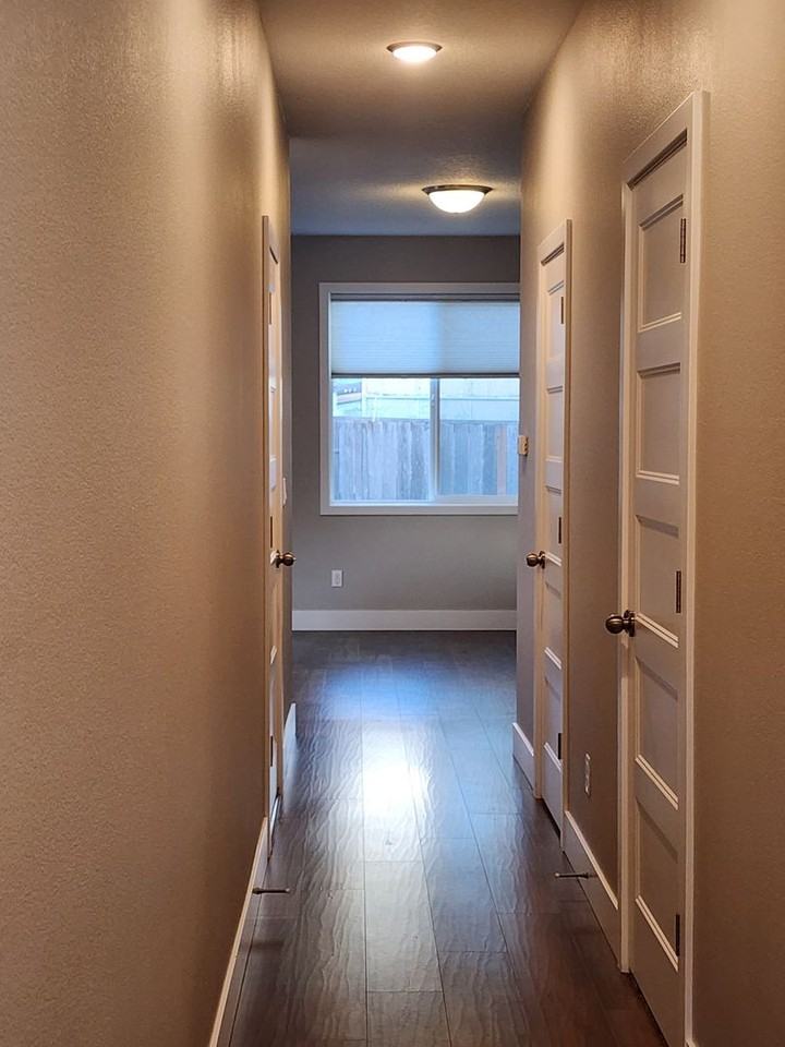 520 S Columbia St - Photo 4 of 50