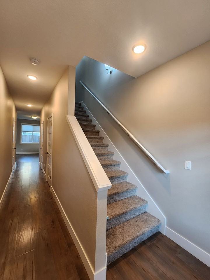 520 S Columbia St - Photo 5 of 50