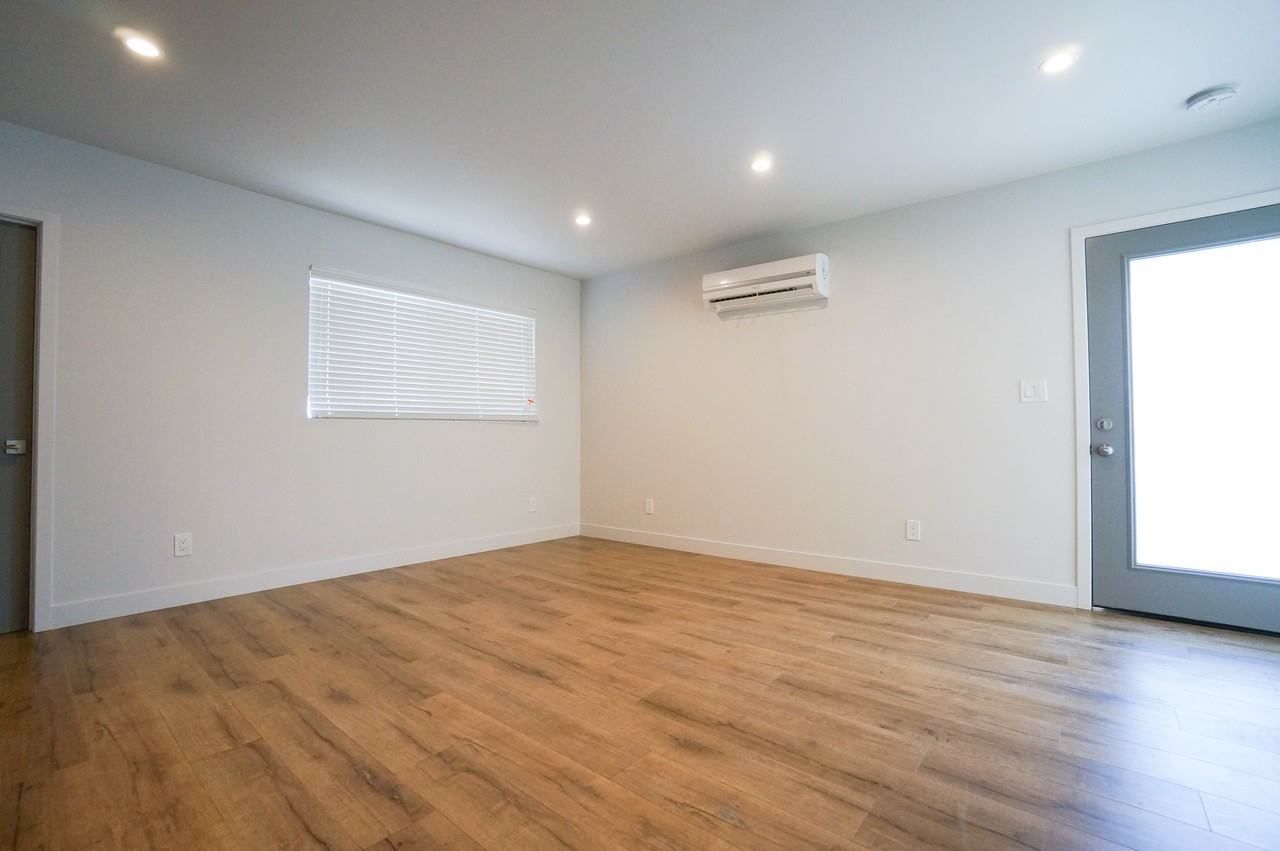 154 North Hoover Street - Photo 6 of 14