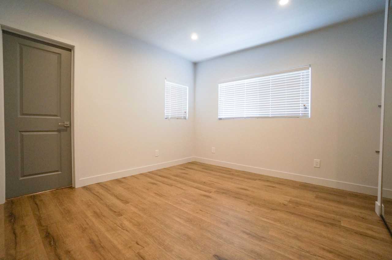 154 North Hoover Street - Photo 7 of 14