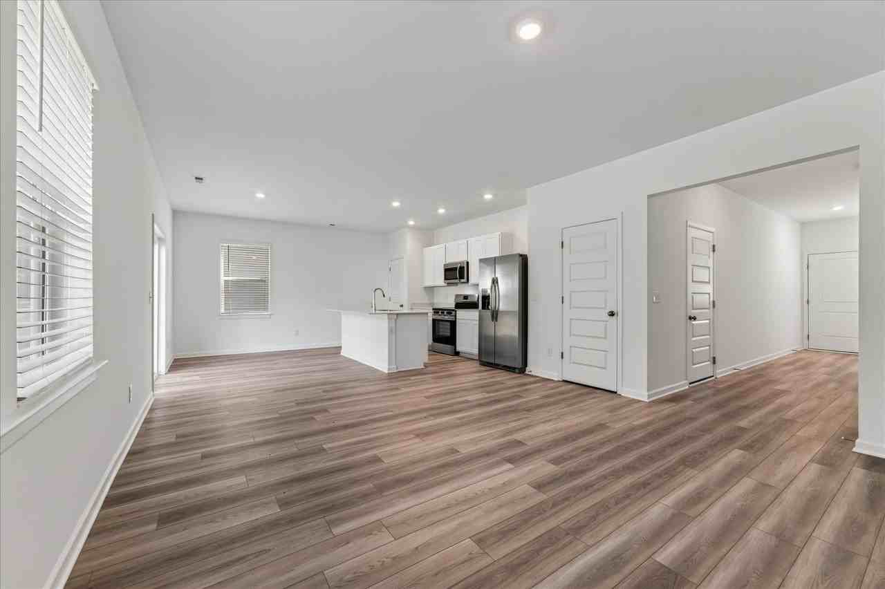 1014 Mourning Cloak Dr - Photo 6 of 42