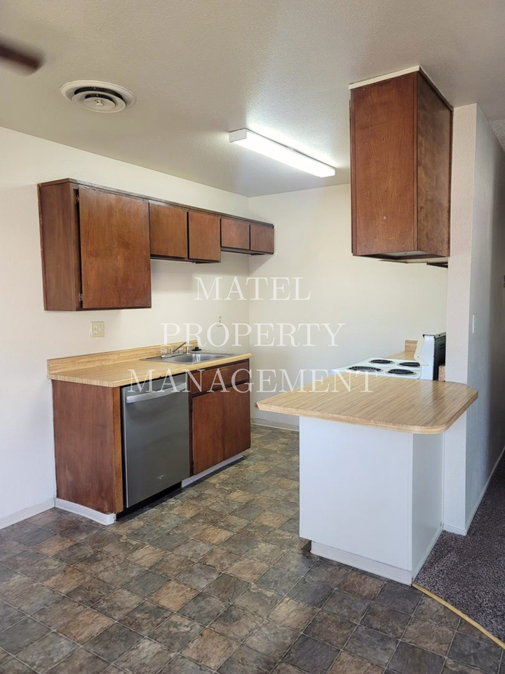 3308 Sherwood Ave #9 - Photo 5 of 19