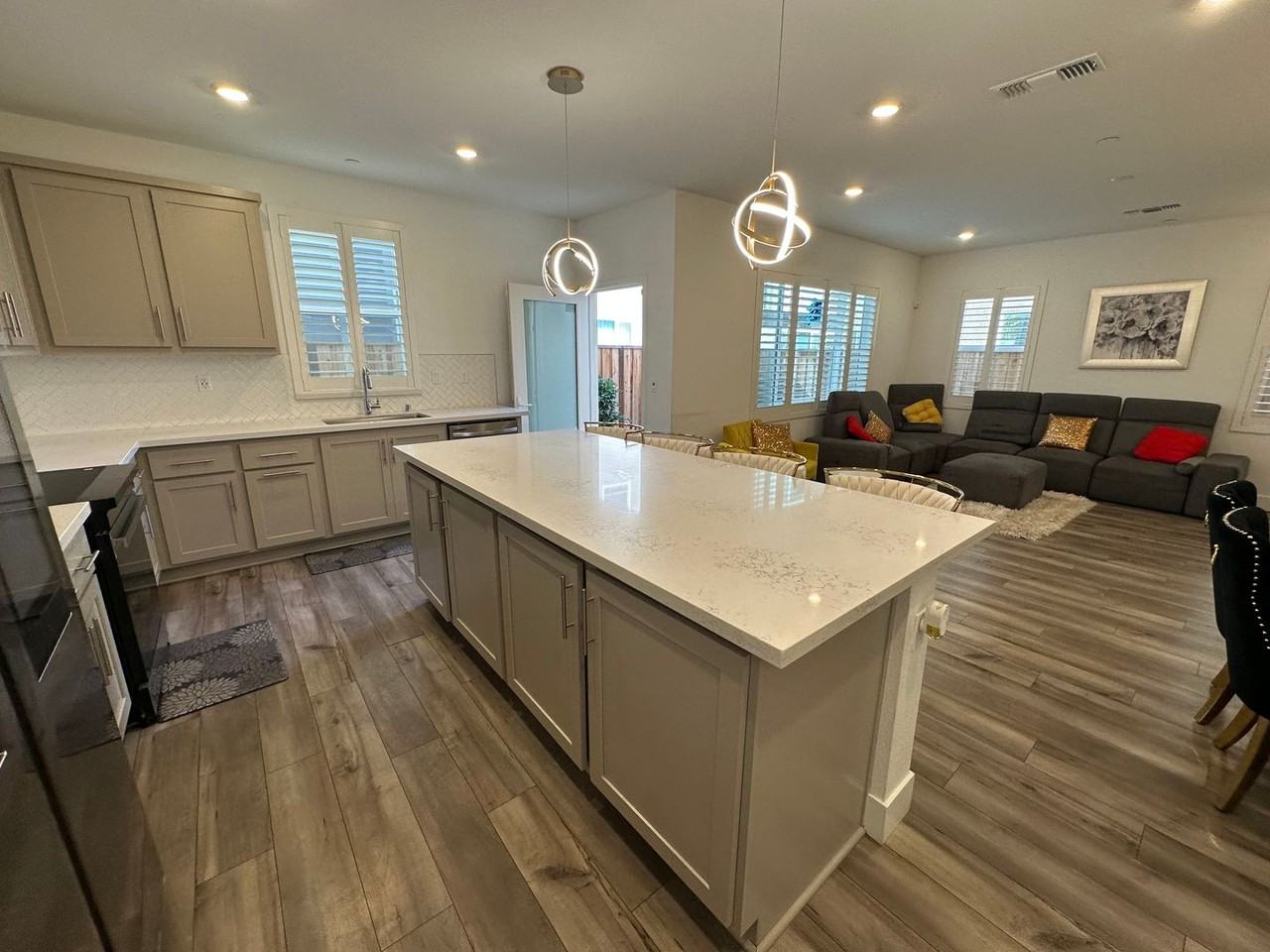 149 W Ukiah Pl - Photo 5 of 26
