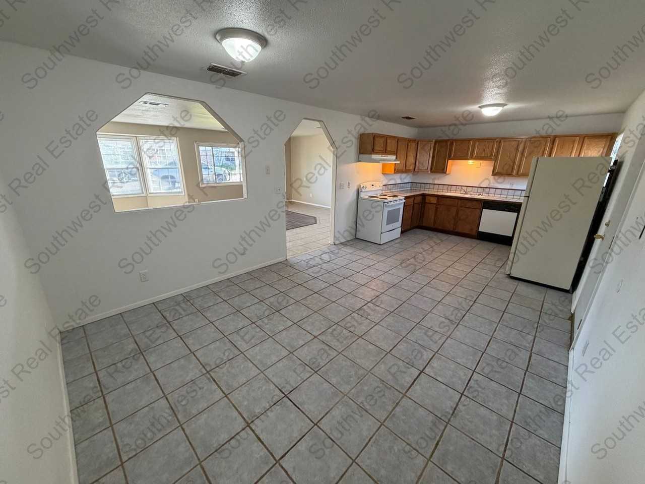 604 W 20th St - Photo 3 of 13