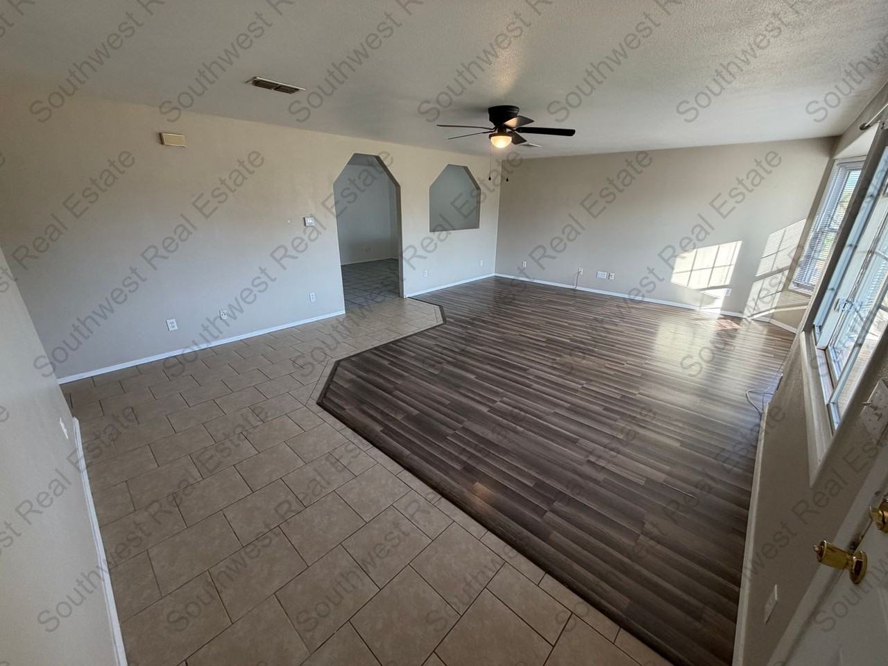 604 W 20th St - Photo 4 of 13