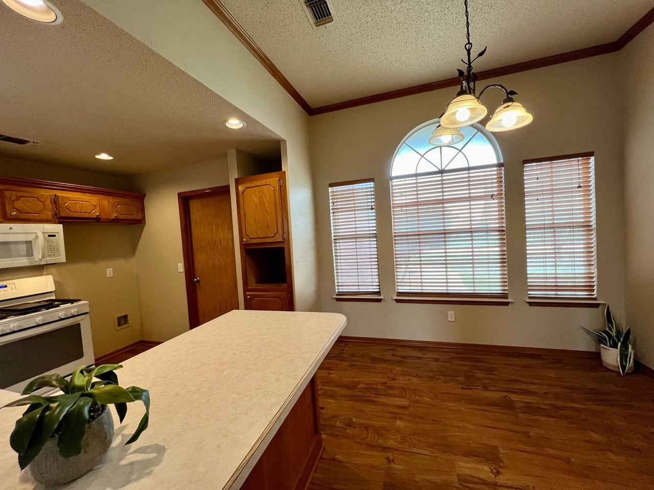 825 Glenwood Dr - Photo 7 of 27