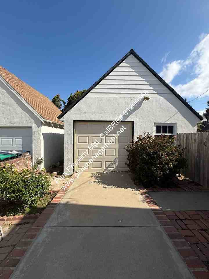411 E Camino Colegio - Photo 3 of 45