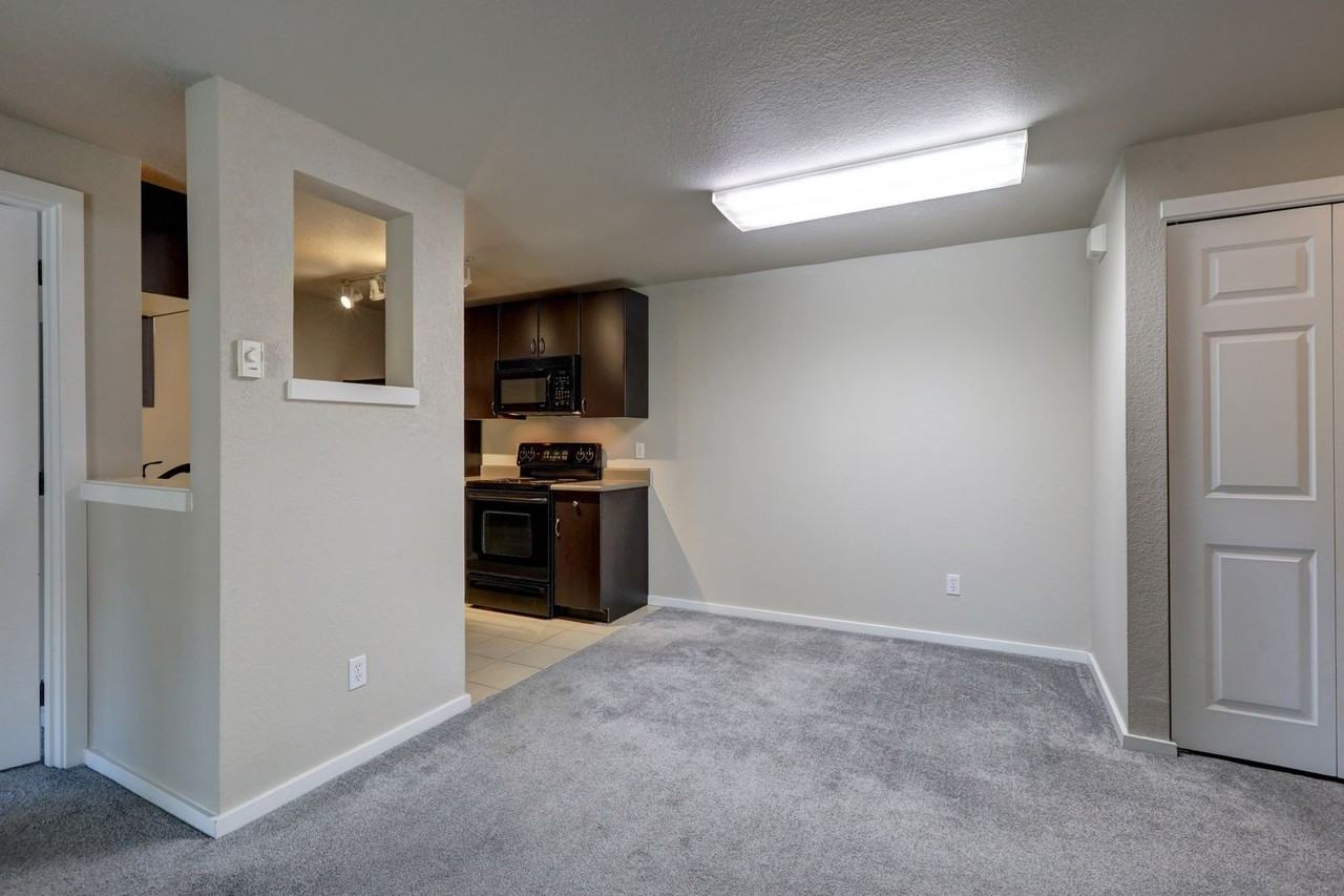 12607 Se 41st Pl #H207 - Photo 4 of 13