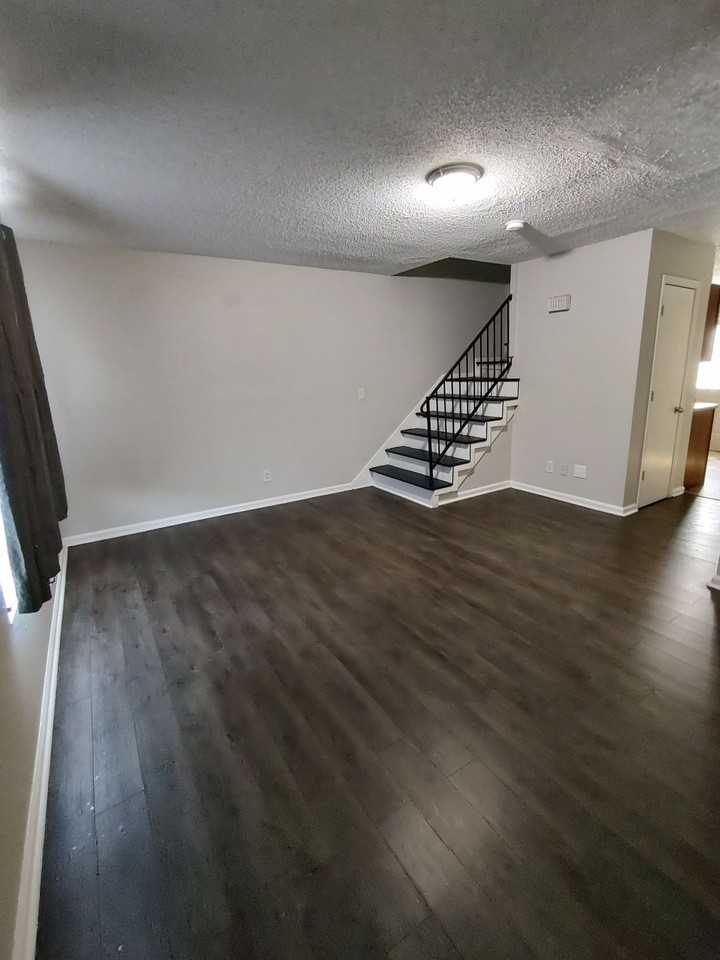 118 E Northfield Blvd #120 - Photo 2 of 32