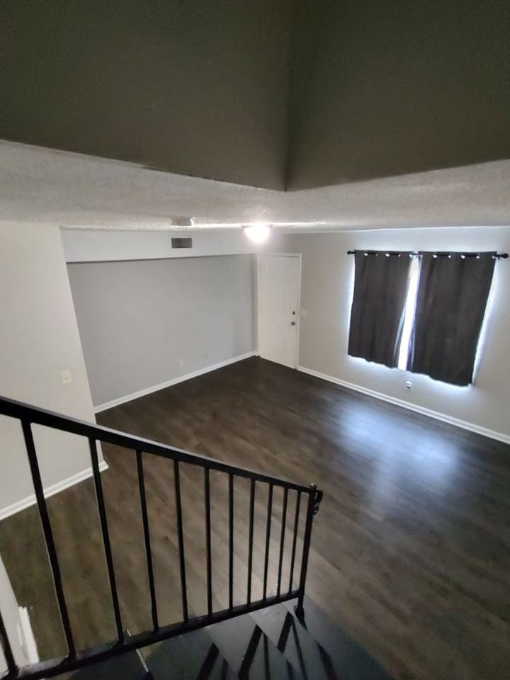 118 E Northfield Blvd #120 - Photo 3 of 32