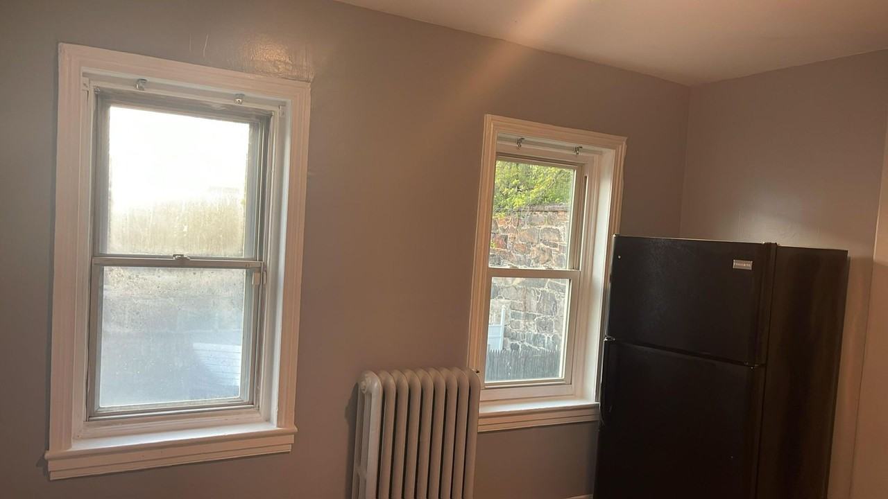 1419 Unity St - Photo 2 of 9
