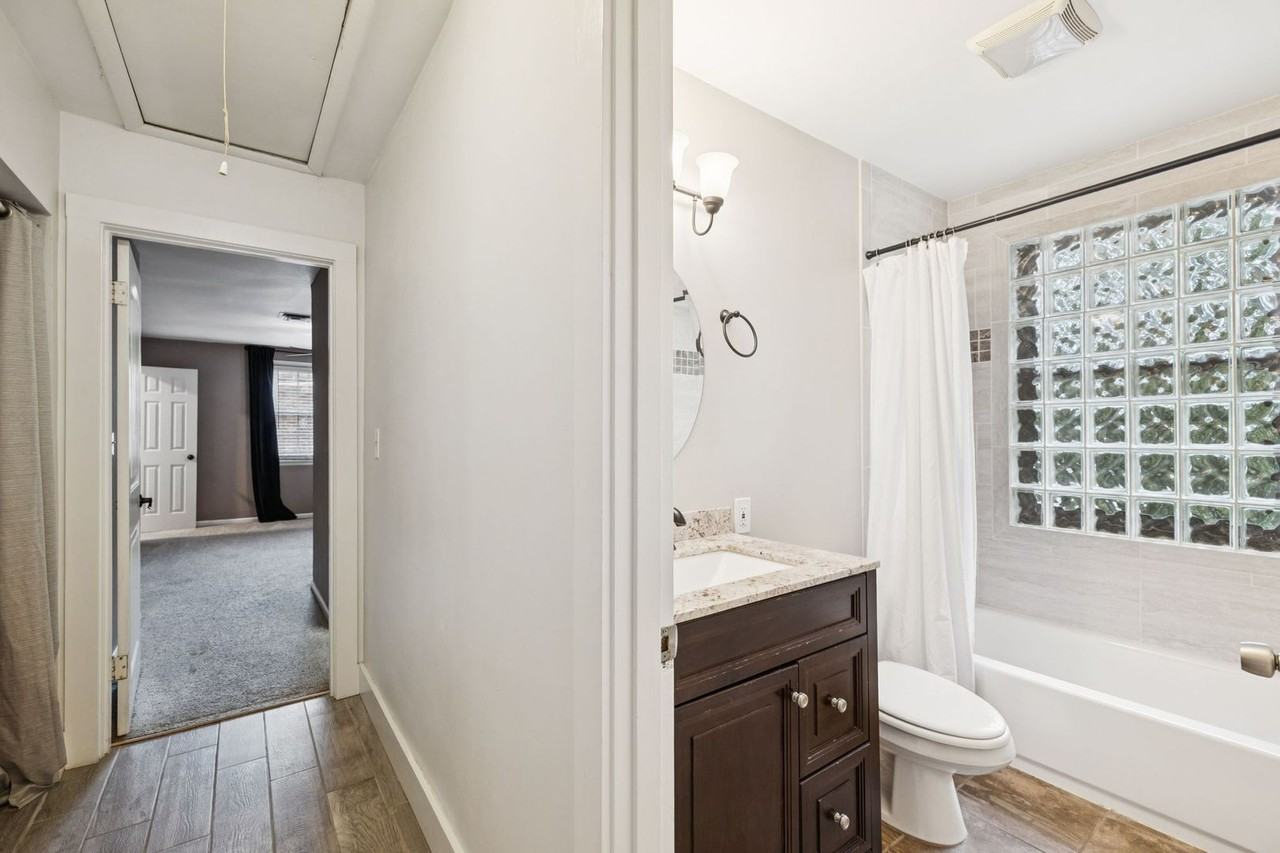 338 Lynn Dr - Photo 6 of 22